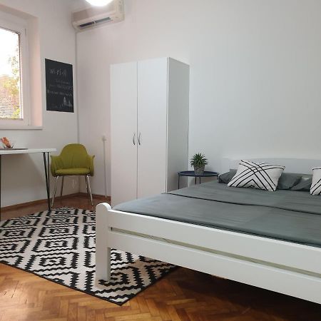 Apartman Park Jagodina-Studio U Centru Grada Free Parking Exteriör bild