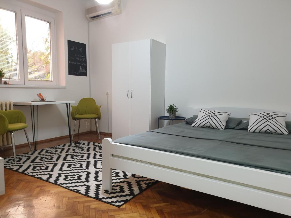 Apartman Park Jagodina-Studio U Centru Grada Free Parking Exteriör bild